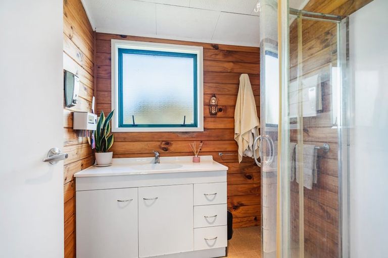 Photo of property in 408 Taiharuru Road, Taiharuru, Onerahi, 0192