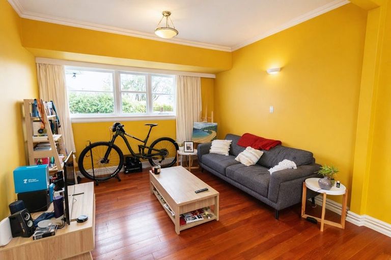 Photo of property in 39 Thornycroft Avenue, Epuni, Lower Hutt, 5011