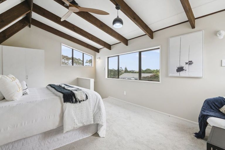 Photo of property in 19 Shakespear Road, Army Bay, Whangaparaoa, 0930