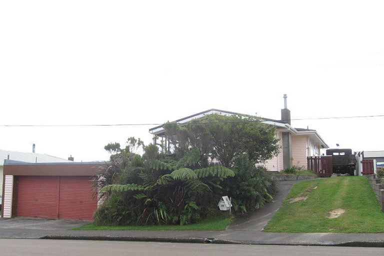 Photo of property in 23 Cara Crescent, Paparangi, Wellington, 6037