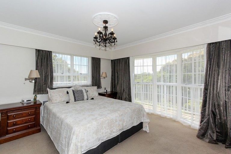 Photo of property in 238 Mangorei Road, Merrilands, New Plymouth, 4312