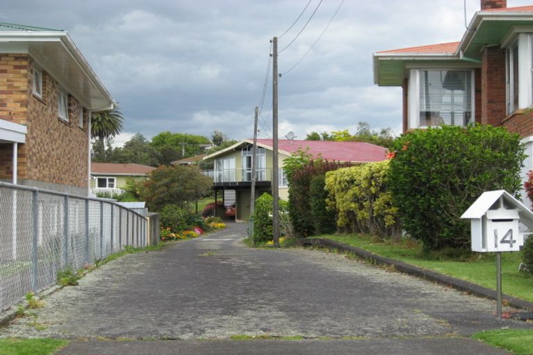 Photo of property in 14 Shortt Avenue, Mangere Bridge, Auckland, 2022