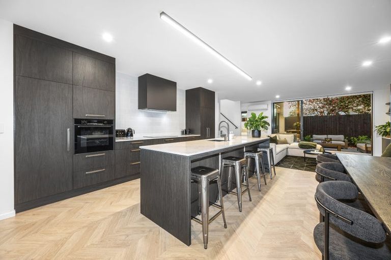 Photo of property in 2/35 Saint James Avenue, Papanui, Christchurch, 8053