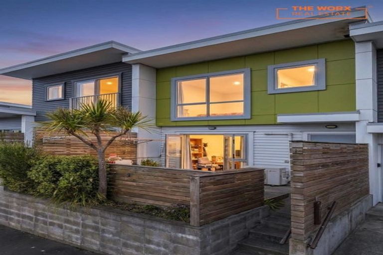 Photo of property in 4/8 Middleton Road, Johnsonville, Wellington, 6037