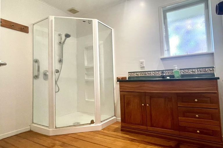 Photo of property in 6 Raines Avenue, Forrest Hill, Auckland, 0620