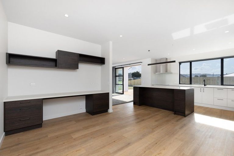 Photo of property in 16 Louden Place, Wakefield, 7025