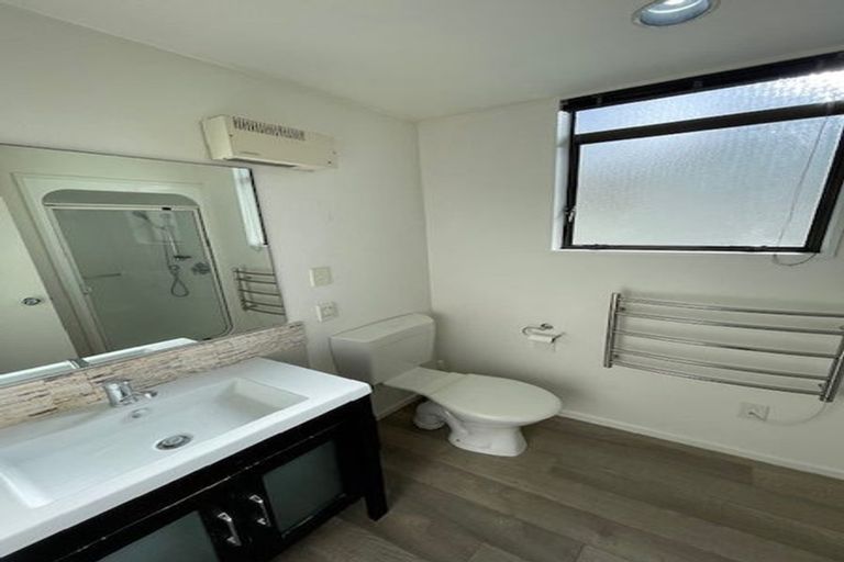 Photo of property in 2/12 Craig Road, Milford, Auckland, 0620