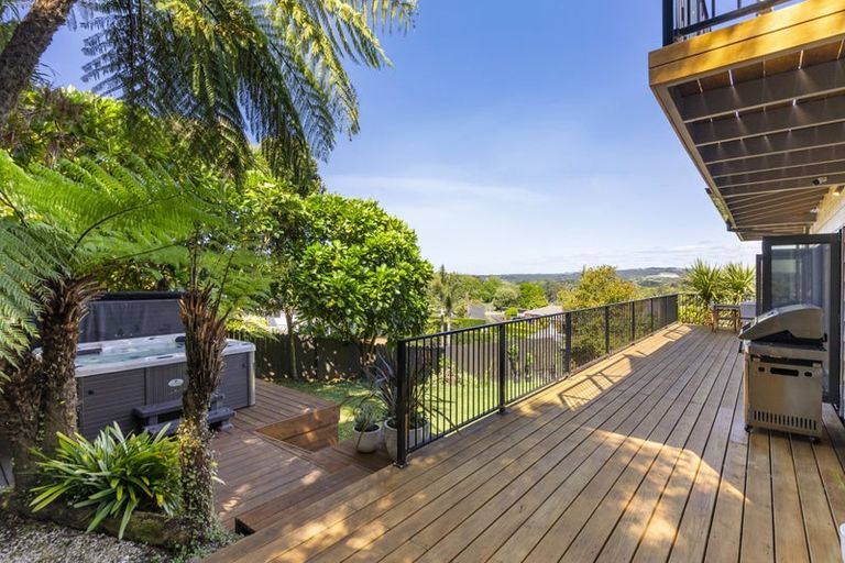 Photo of property in 133 Sandspit Road, Shelly Park, Auckland, 2014