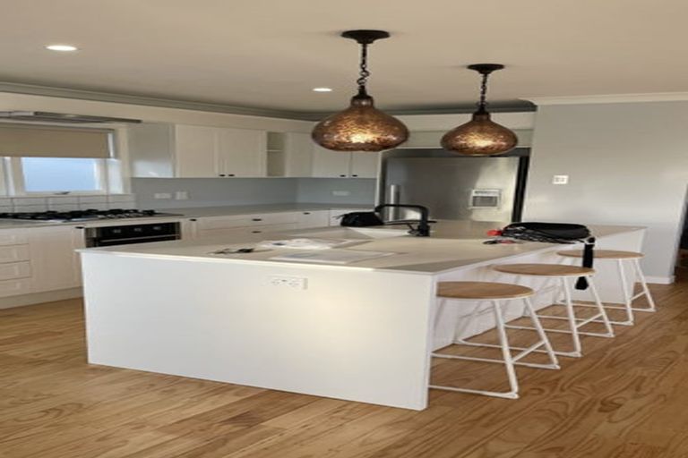 Photo of property in 20 Glendene Avenue, Glendene, Auckland, 0602