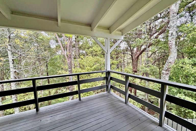 Photo of property in 20 Langstone Place, Chatswood, Auckland, 0626