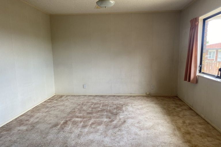 Photo of property in 227 Edmonton Road, Te Atatu South, Auckland, 0610