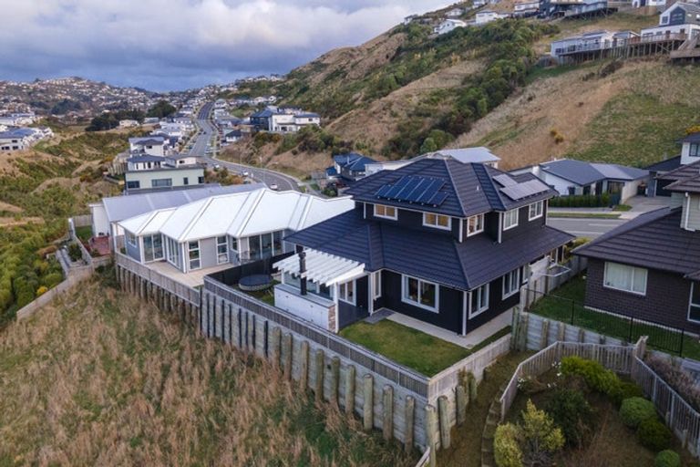 Photo of property in 100 Melksham Drive, Churton Park, Wellington, 6037