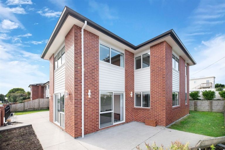 Photo of property in 1a Waitaki Street, Sunnyvale, Auckland, 0612