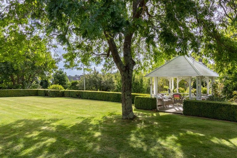 Photo of property in 114 Main Road South, Raumati Beach, Paraparaumu, 5032