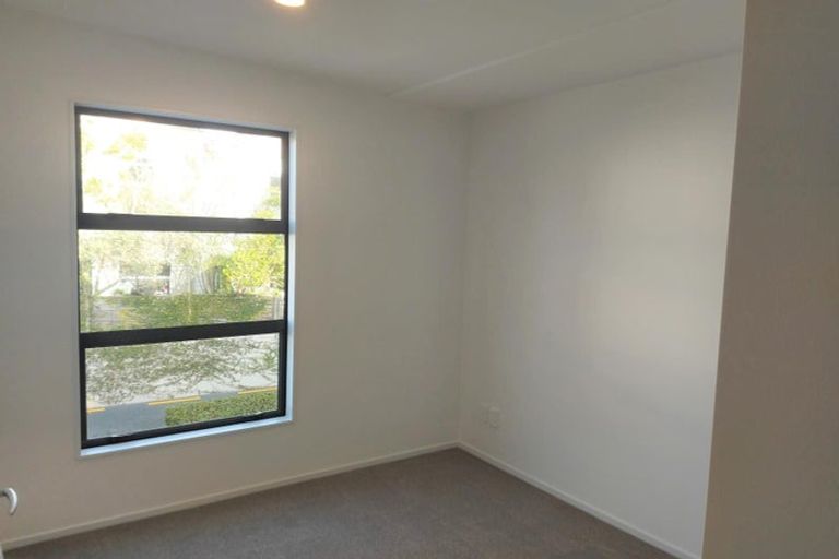 Photo of property in 4/40 Scarlet Oak Drive, Schnapper Rock, Auckland, 0632