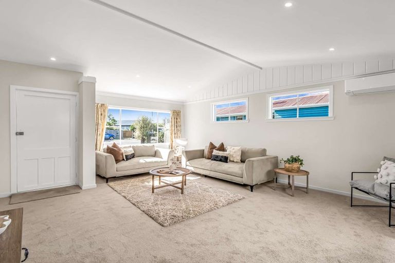 Photo of property in 19 Pratt Street, New Brighton, Christchurch, 8083