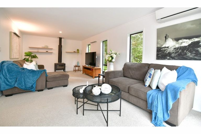 Photo of property in 28 Puhoi Road, Puhoi, Warkworth, 0994