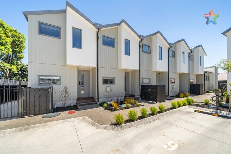 Photo of property in 14/15 Awamutu Grove, Waiwhetu, Lower Hutt, 5010