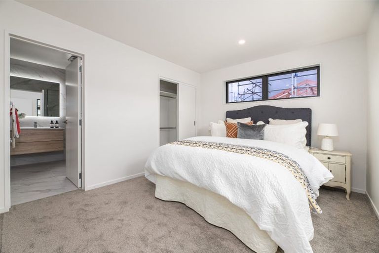 Photo of property in 20d Mackenzie Street, Te Atatu South, Auckland, 0610
