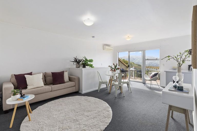 Photo of property in 3a Oldham Way, Crofton Downs, Wellington, 6035