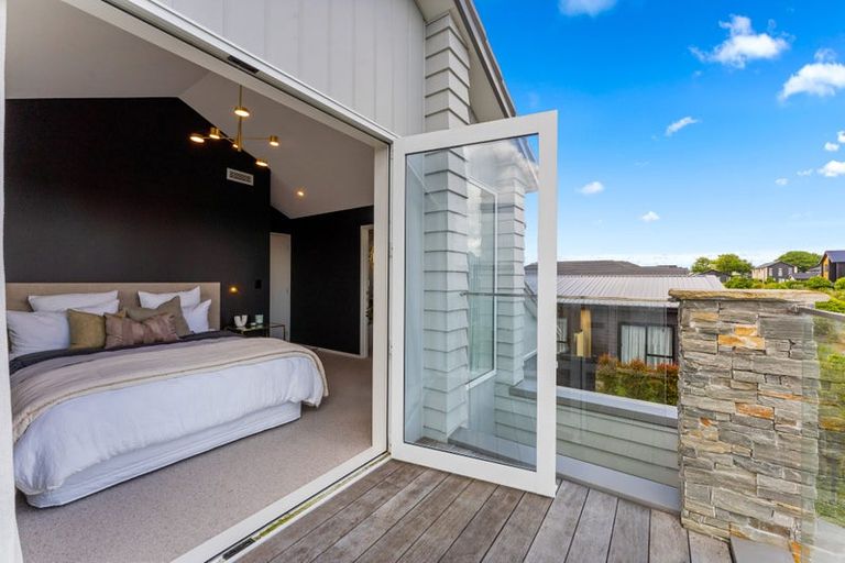 Photo of property in 2 Buddle Road, Paerata, 2124