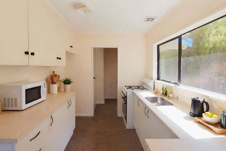 Photo of property in 54 Conclusion Street, Ascot Park, Porirua, 5024