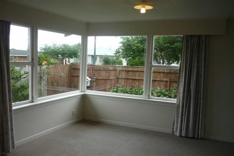 Photo of property in 9 Truby King Street, Merrilands, New Plymouth, 4312