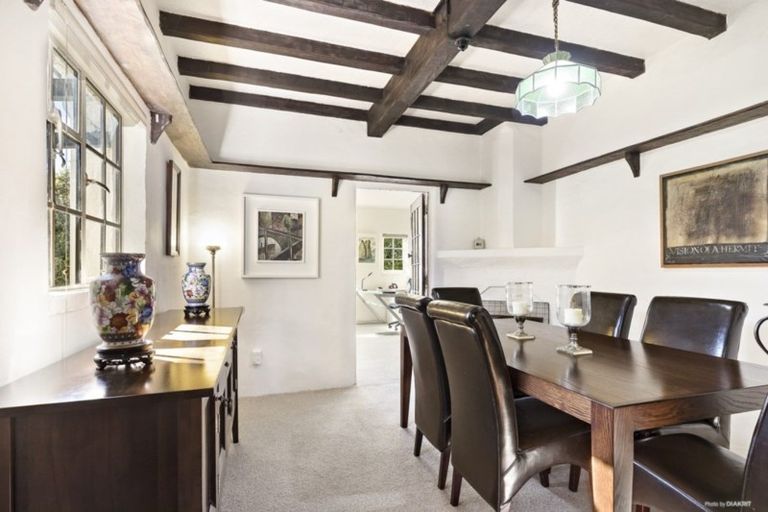 Photo of property in 42 Nicholson Road, Khandallah, Wellington, 6035