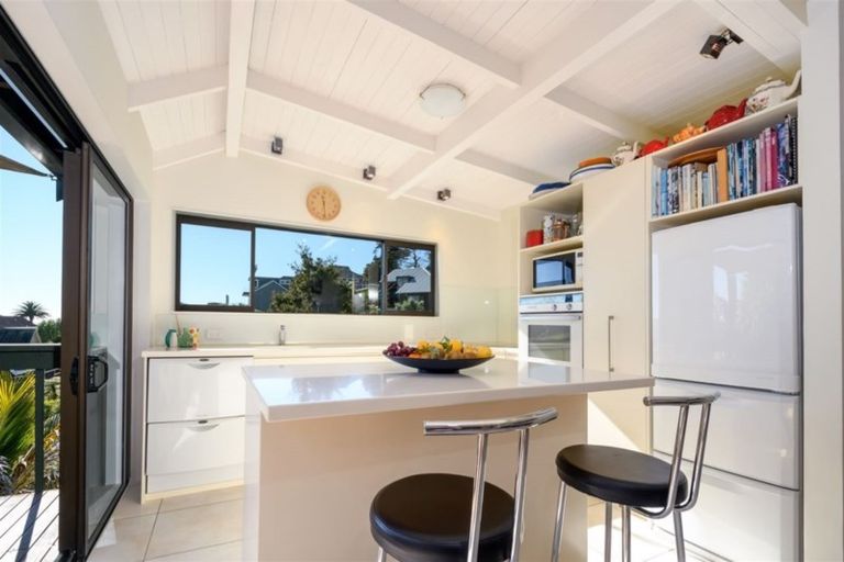 Photo of property in 6 Malcolm Place, Britannia Heights, Nelson, 7010