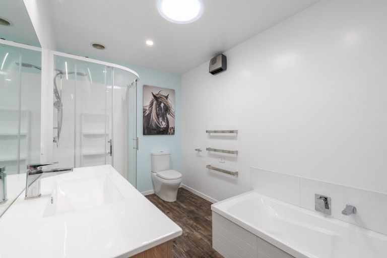 Photo of property in 28 Burnby Drive, Te Anau, 9679