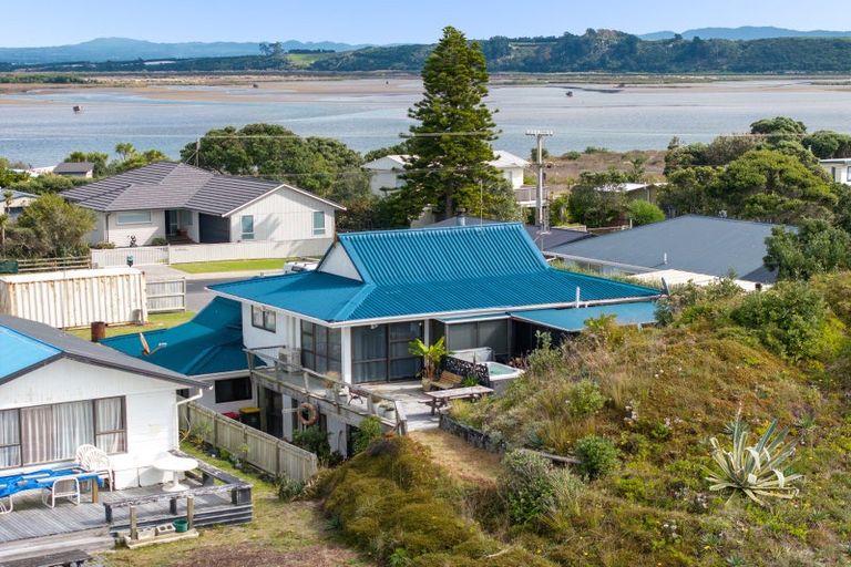 Photo of property in 563 Pukehina Parade, Pukehina, Te Puke, 3189