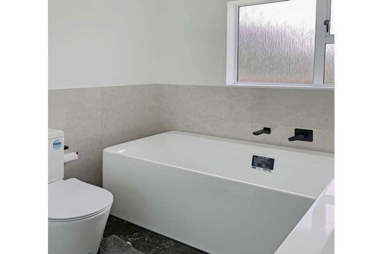 Photo of property in 32 Mabel Street, Levin, 5510