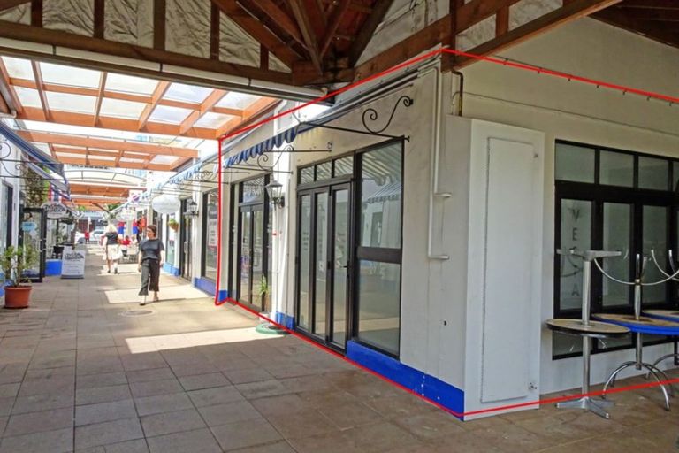 Photo of property in 15 Casabella Court, Northpark, Auckland, 2013