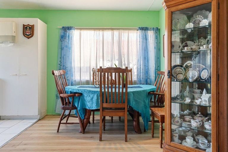 Photo of property in 31 Barneys Farm Road, Clendon Park, Auckland, 2103