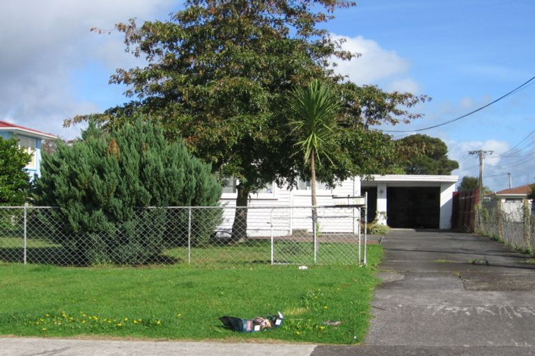 Photo of property in 730 Te Atatu Road, Te Atatu Peninsula, Auckland, 0610