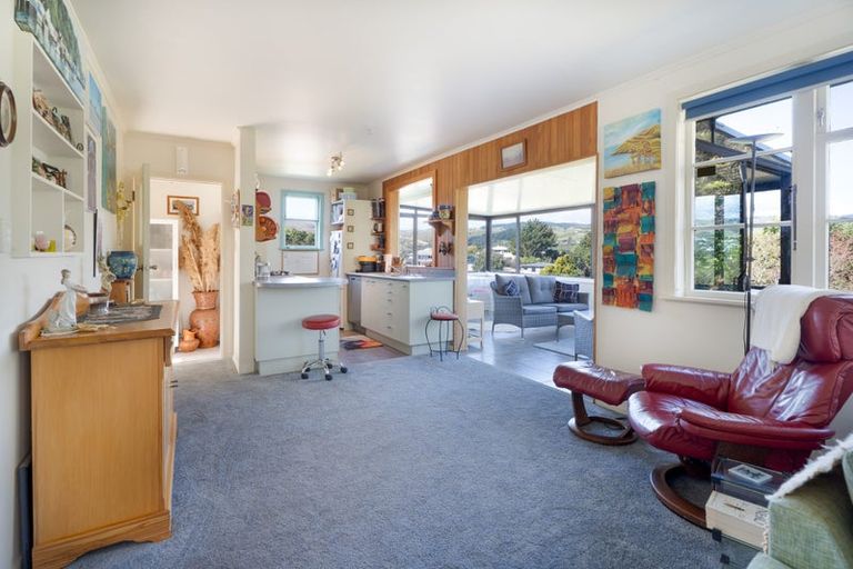 Photo of property in 62 Franklyn Road, Tawa, Wellington, 5028