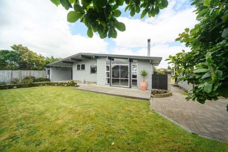 Photo of property in 9 Walker Crescent, Bulls, 4818