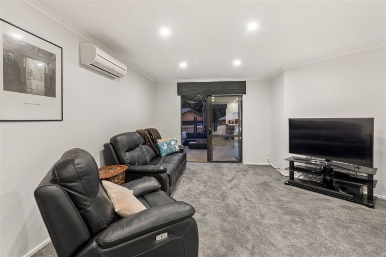 Photo of property in 24 Lomas Way, Albany, Auckland, 0632