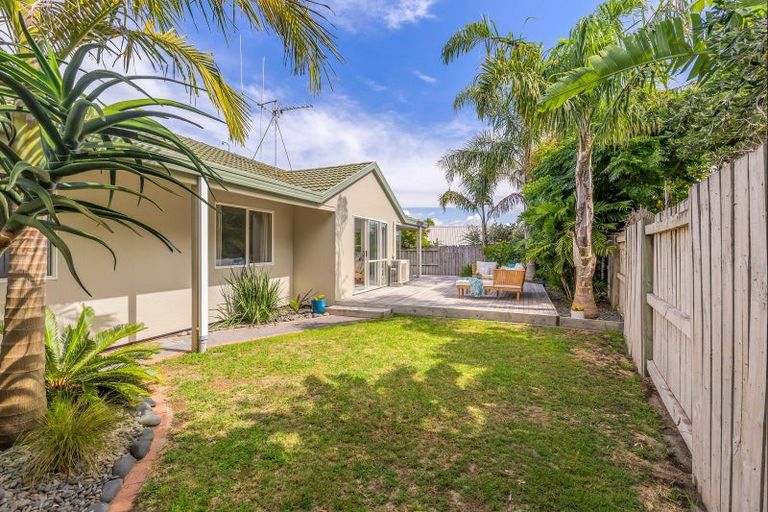 Photo of property in 62 Dalton Drive, Papamoa Beach, Papamoa, 3118