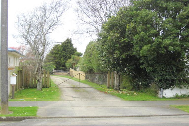 Photo of property in 8 Kings Drive, Levin, 5510