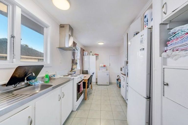 Photo of property in 79 Tidal Road, Mangere, Auckland, 2022