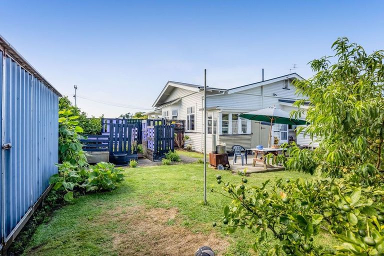 Photo of property in 8 Lincoln Street, Patea, 4520