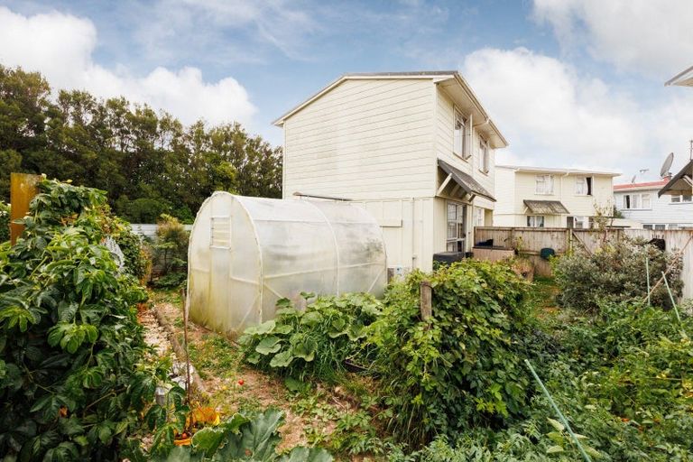 Photo of property in 5 Renfrew Place, Highbury, Palmerston North, 4412