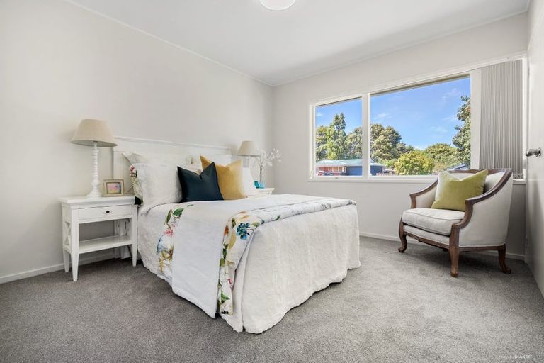 Photo of property in 43 Cascades Road, Pakuranga Heights, Auckland, 2010