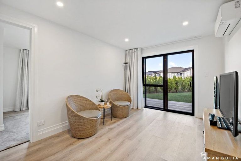 Photo of property in 16 Ruxton Road, Wainui, 0932