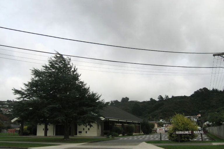 Photo of property in 142 Stokes Valley Road, Stokes Valley, Lower Hutt, 5019