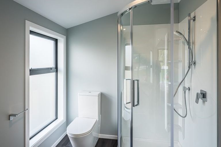 Photo of property in 37a Tiromoana Road, Raumati South, Paraparaumu, 5032