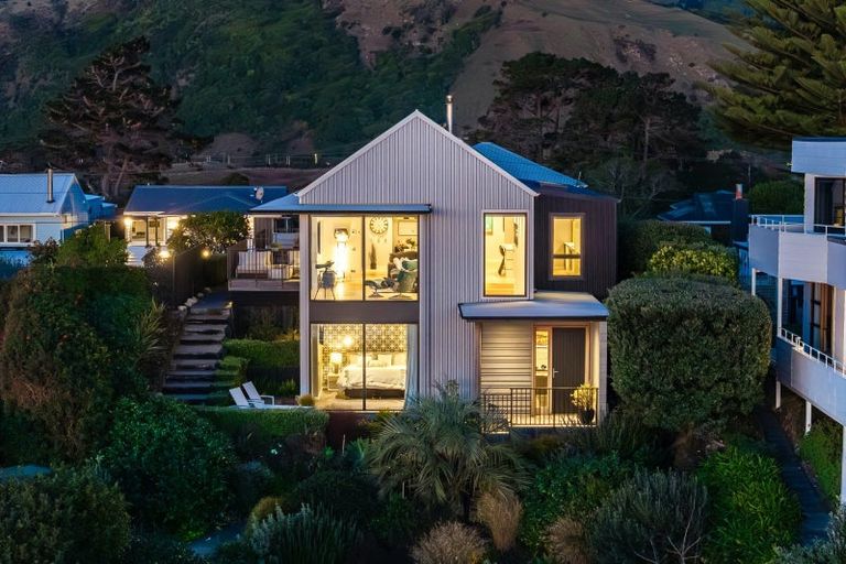 Photo of property in 15 Karekare Road, Raumati South, Paraparaumu, 5032