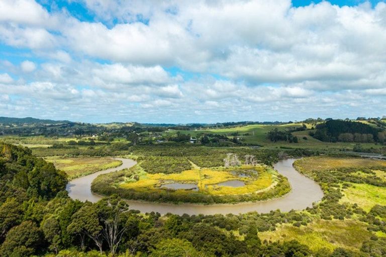 Photo of property in 193 Pinchgut Road, Kaukapakapa, 0873
