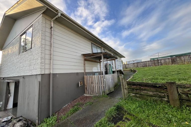 Photo of property in 16 Massine Place, Randwick Park, Auckland, 2105